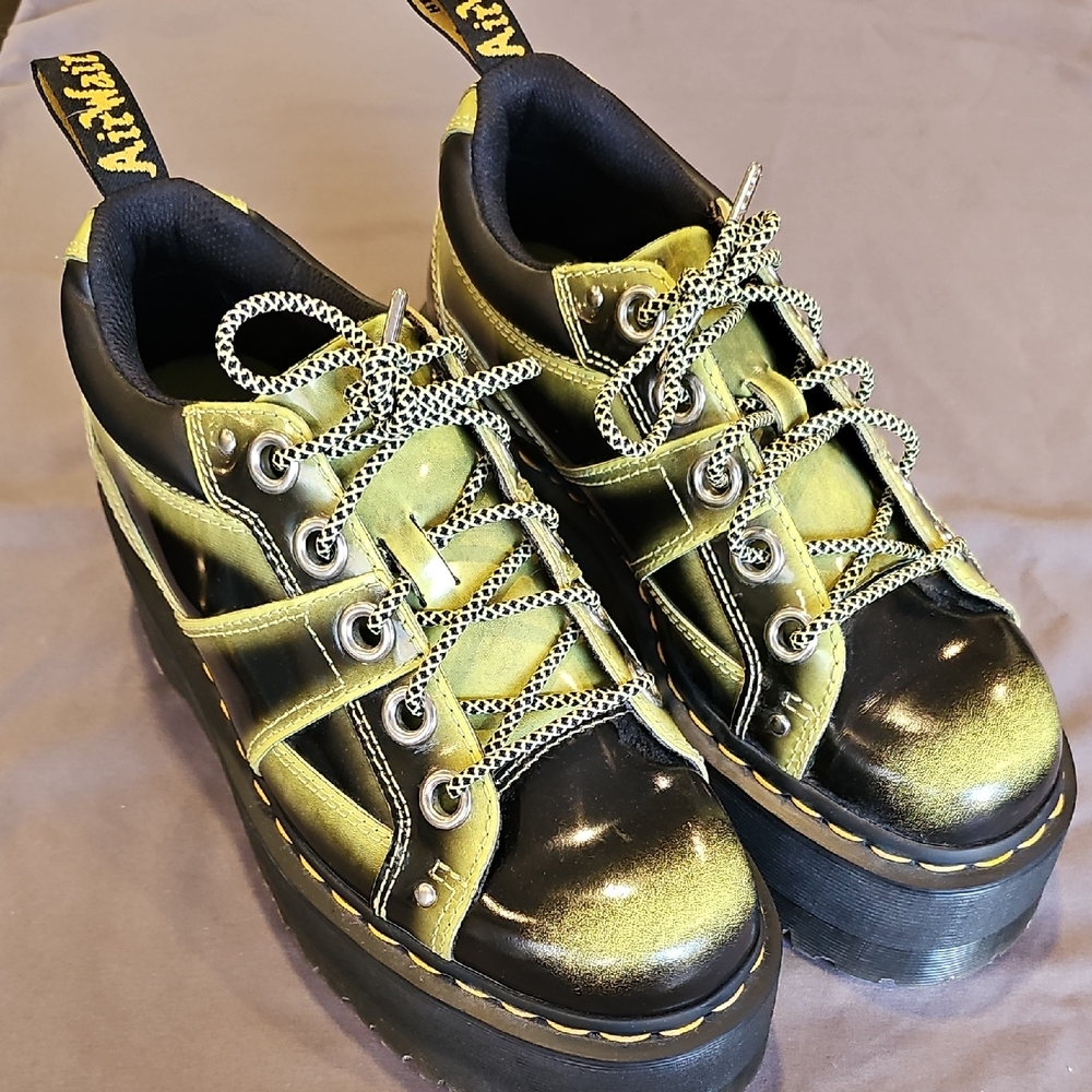 Dr. Martens Quad Max Rub Off Women's Shoes